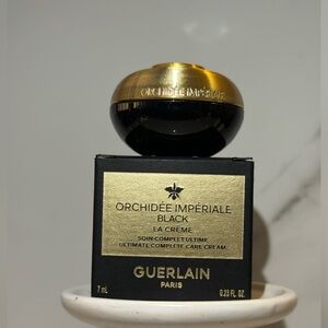 Guerlain Orchidee Imperiale Black The Cream

This is a deluxe sample size 7 ml
